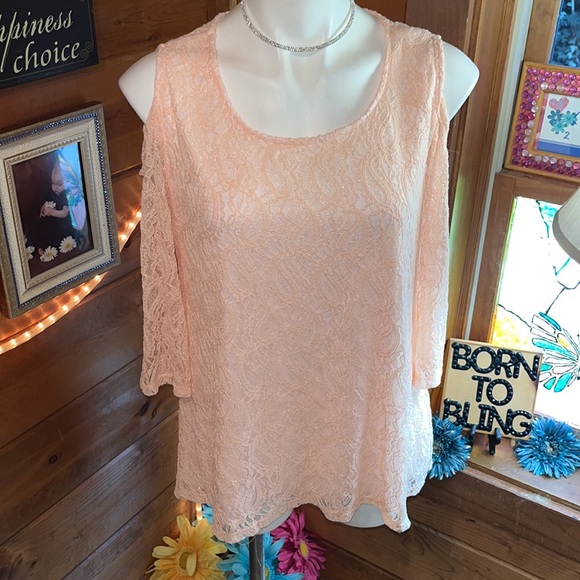 Elle Mode Pink lace cold shoulder NWT top - Picture 4 of 16